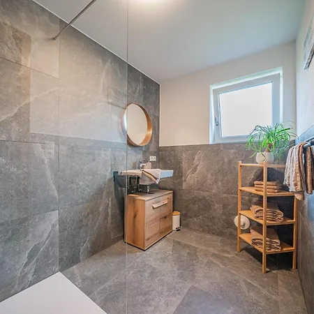 Kaiser Traum I ابسي